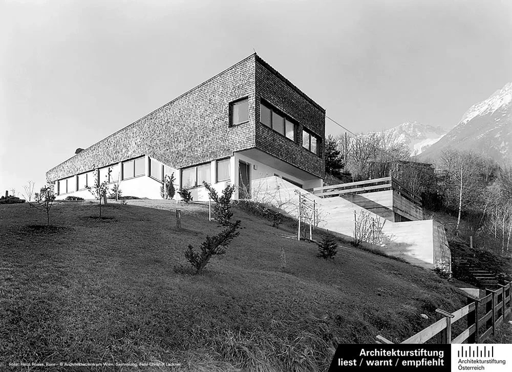 Haus in Hanglage