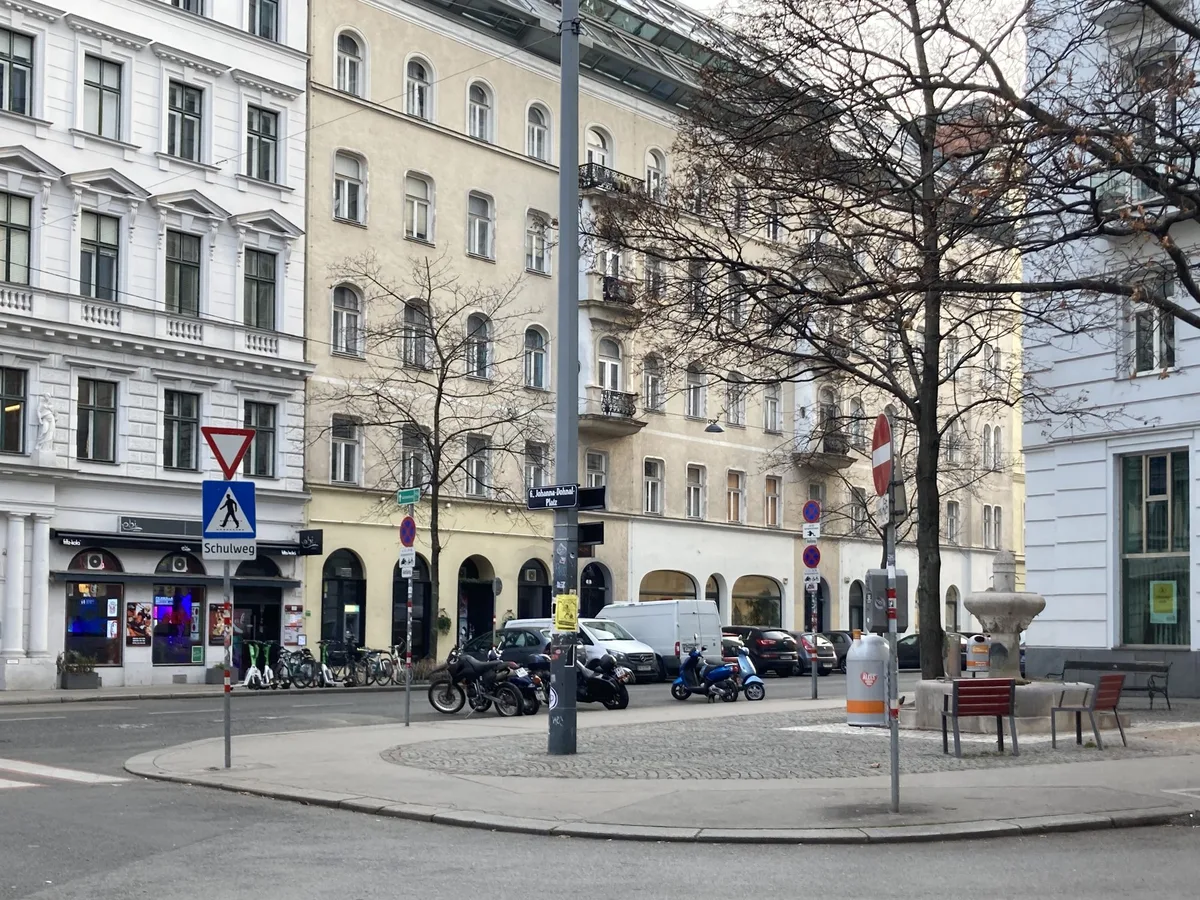 © Vasilena Gankovska Gumpi, Gumpendorferstraße Wien, 2025, © Vasilena Gankovska 2025