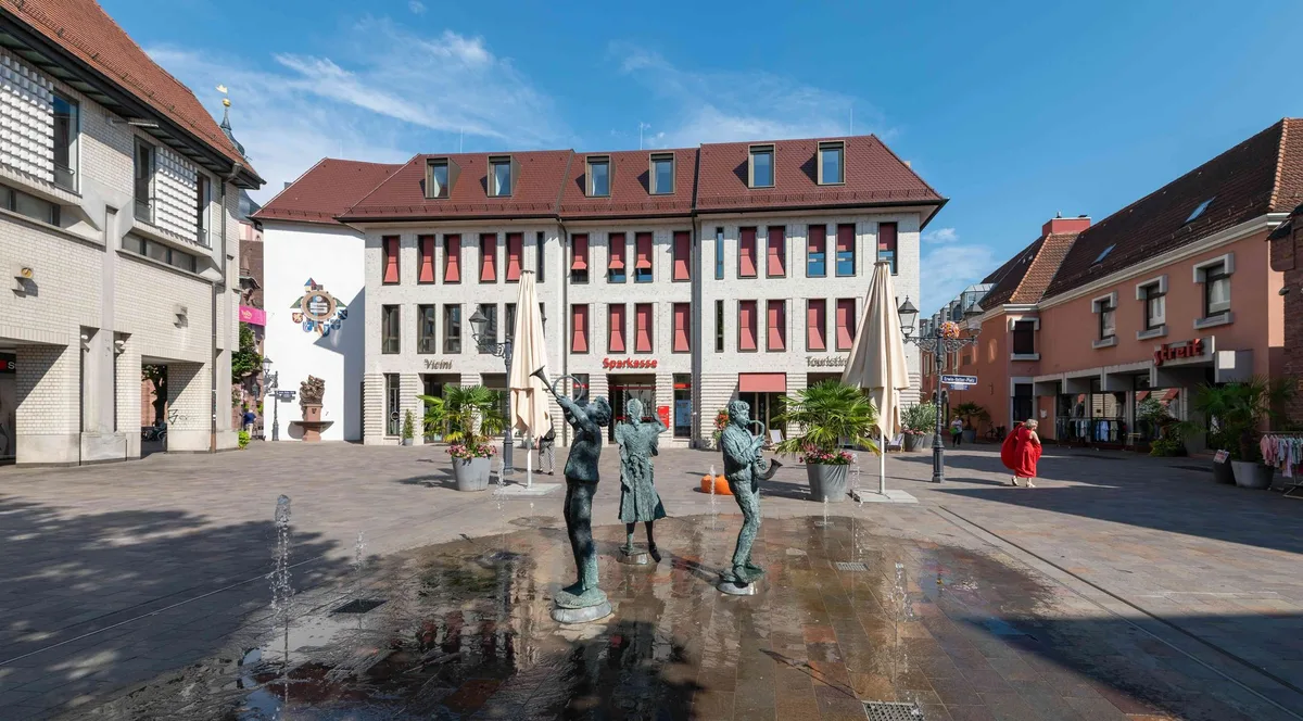 © Ulrich Coenen Sparkasse am Erwin-Vetter-Platz in Ettlingen, Foto: Ulrich Coenen