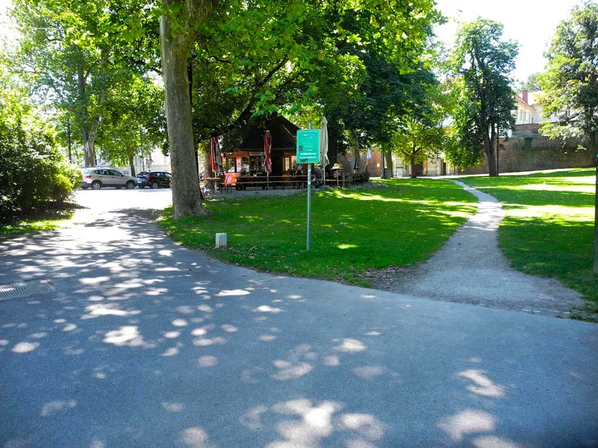 jahngasse-richtung-maria-theresienallee.jpg