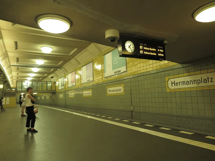 1-neukolln-hermannplatz.jpg