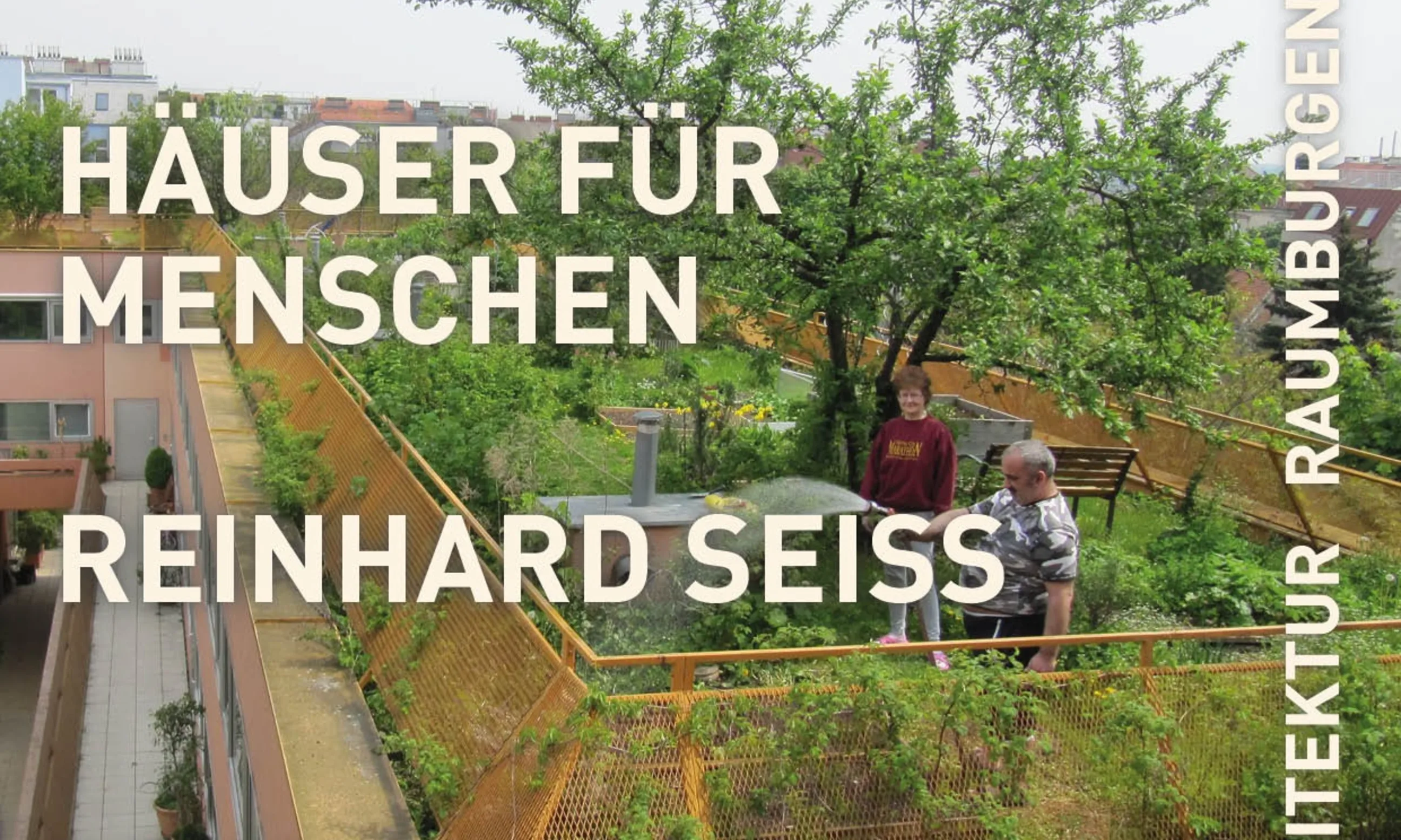 Text mit Einladung zur Veranstaltung, im Hintergrund eine begrünte Dachlandschaft mit zwei Menschen