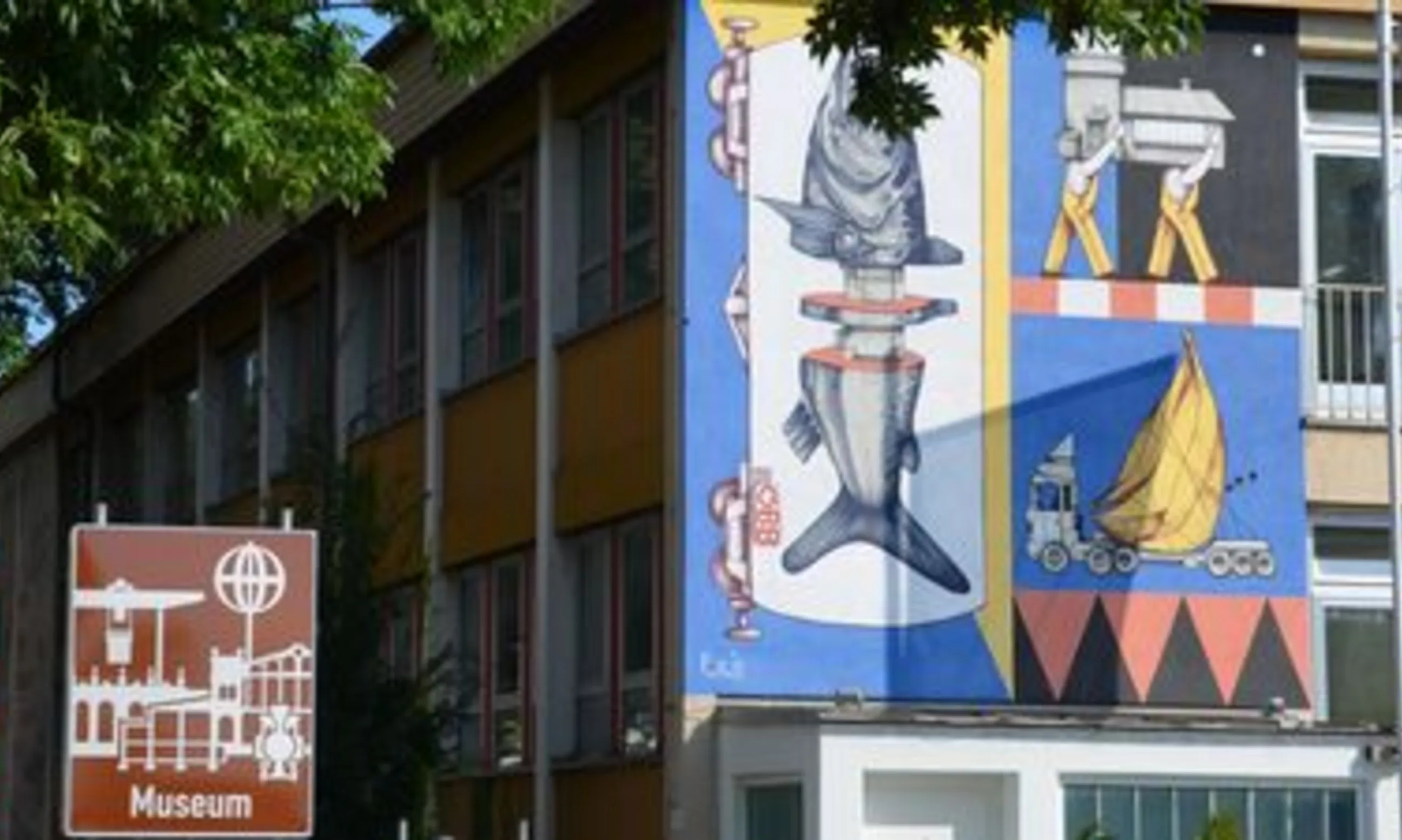 Photo eines Graffiti an einer Stirnwand