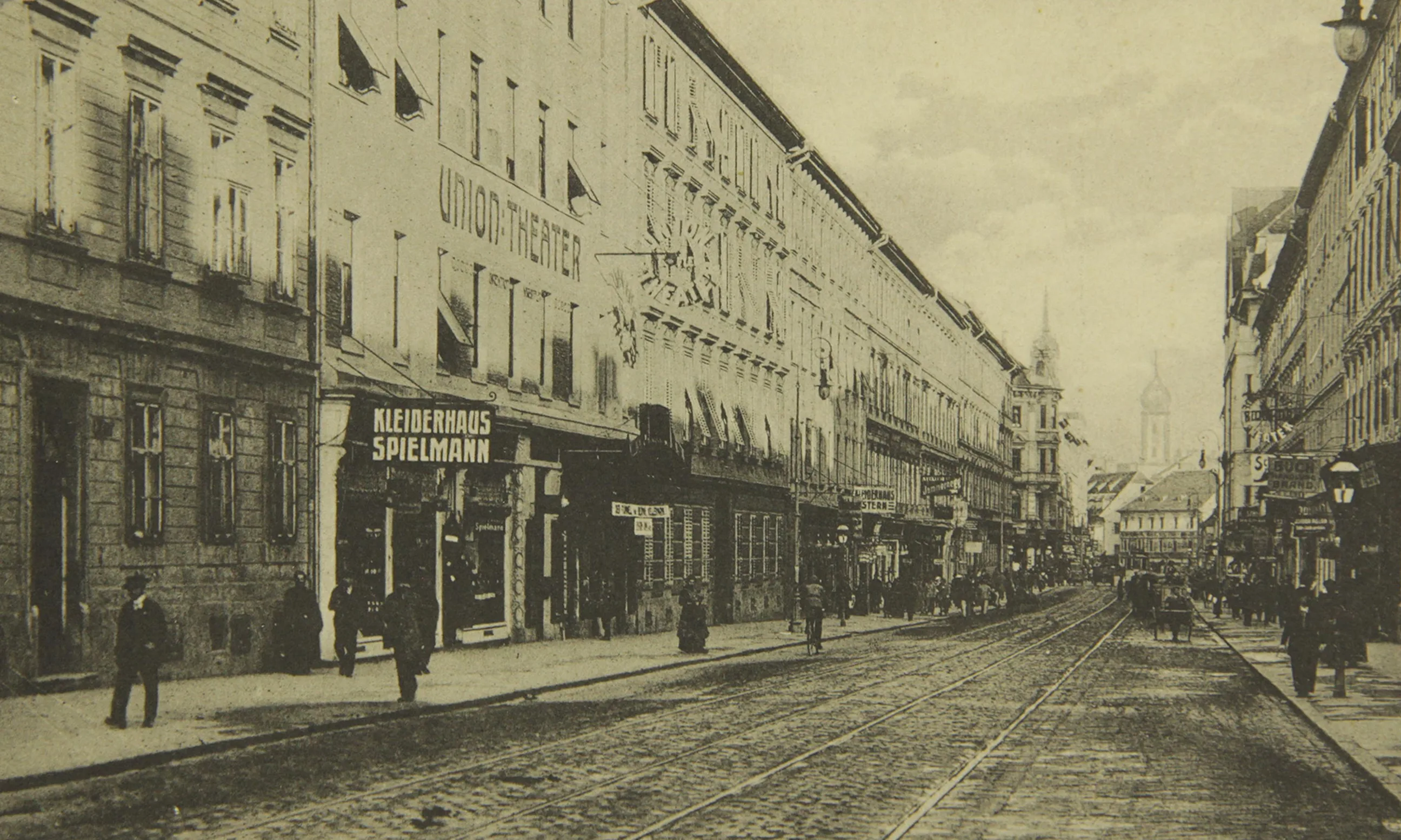 Schwarz-weißes Bild einer Straße
